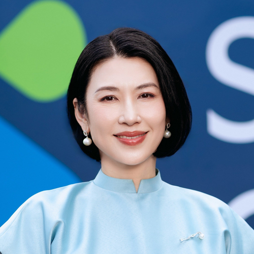 Michele Wee (CEO of Standard Chartered Vietnam)